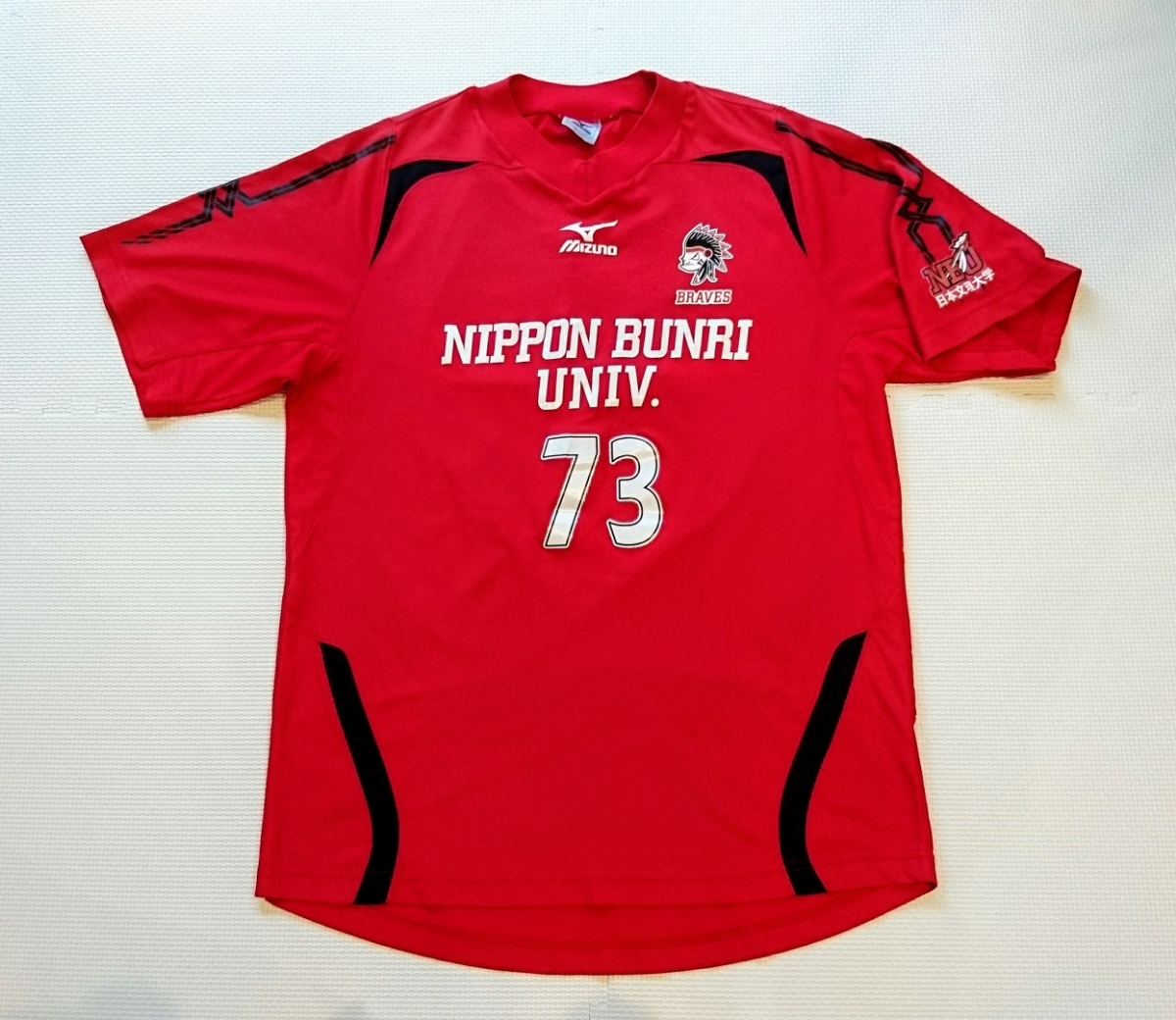 日本文理大学 サッカー部 ユニフォーム BRAVES F.C. NBU FOOTBALL CLUB MIZUNOミズノ 赤_画像1