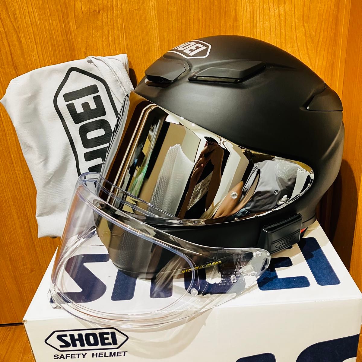 値下げ 美品 SHOEI Z-8 新品ミラーシールド&クリアシールド 値下げ 美品 SHOEI Z-8 新品ミラーシールド&クリアシールド