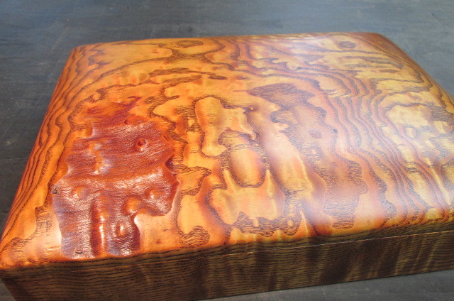 タモ玉杢一部木肌付きくり抜き拭き漆飾り箱　硯箱_画像2
