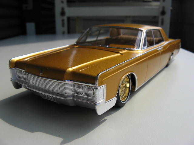 amt / 1968 LINCOLN CONTINENTAL LOWRIDER 1/25 完成品 箱付 amt / 1968 LINCOLN CONTINENTAL LOWRIDER 1/25 完成品 箱付
