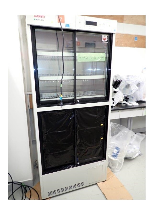 C3A【棚埼玉イ飯030708-11】冷蔵ショーケース MPR-312D (85×50×185) SANYO 100V 50/60Hz 340リッター