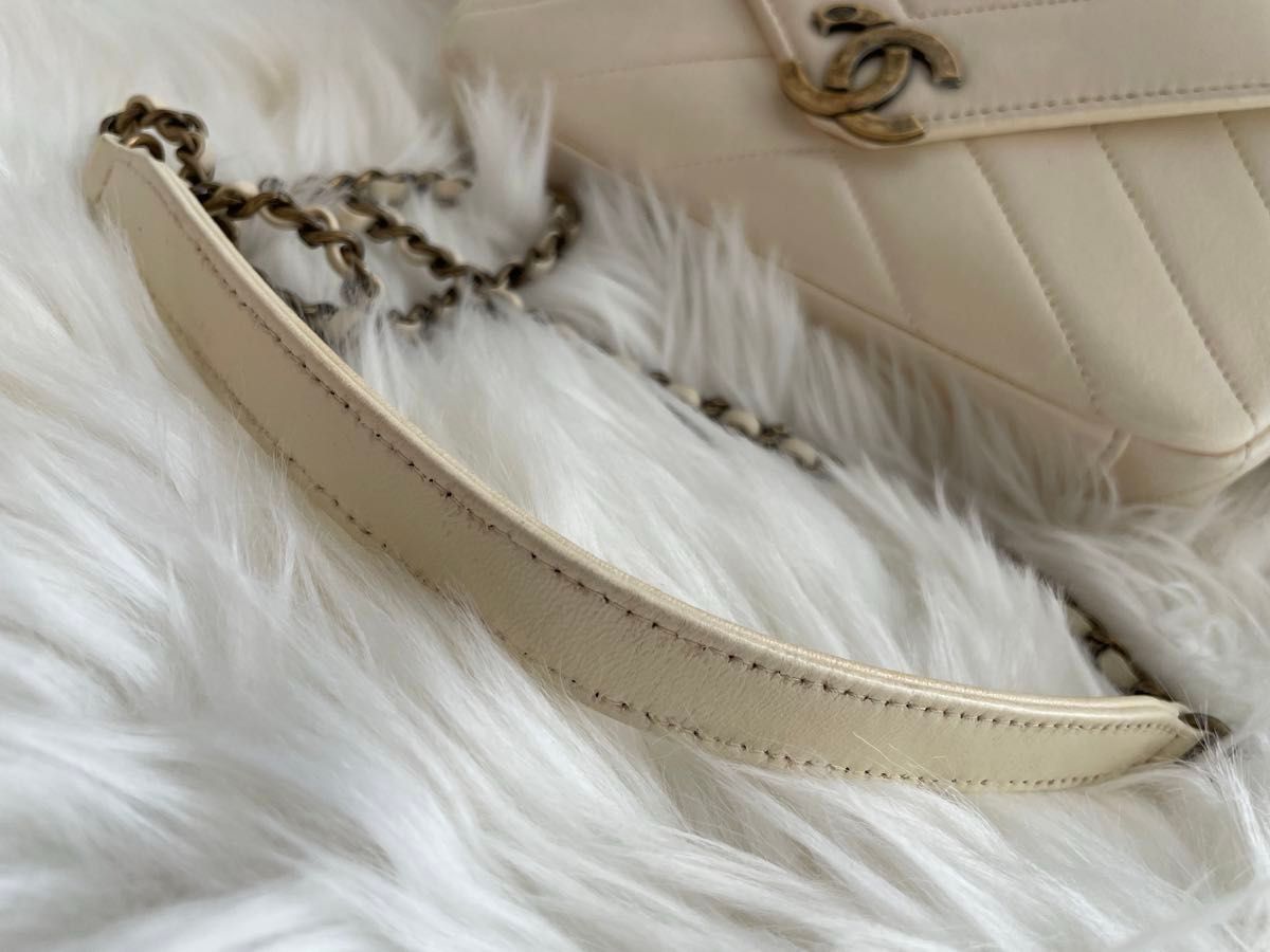 シャネル CHANEL チェーン ショルダーバッグ シェブロン ココ シャネル CHANEL チェーン ショルダーバッグ シェブロン ココ
