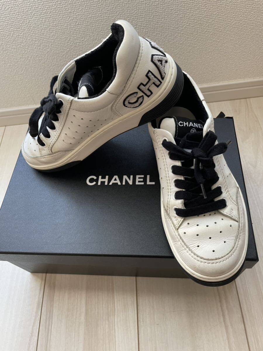 【 軽快な足どり♡】CHANELシンプルなロゴスニーカー♪ CHANEL シャネル スニーカー ロゴ|Yahoo!フリマ(旧PayPayフリマ)