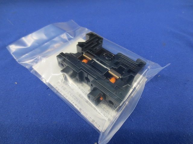 ゼロスクリュー 端子台(29個入) EF2-D30B-1(01) ゼロスクリュー 端子台(29個入) EF2-D30B-1(01)
