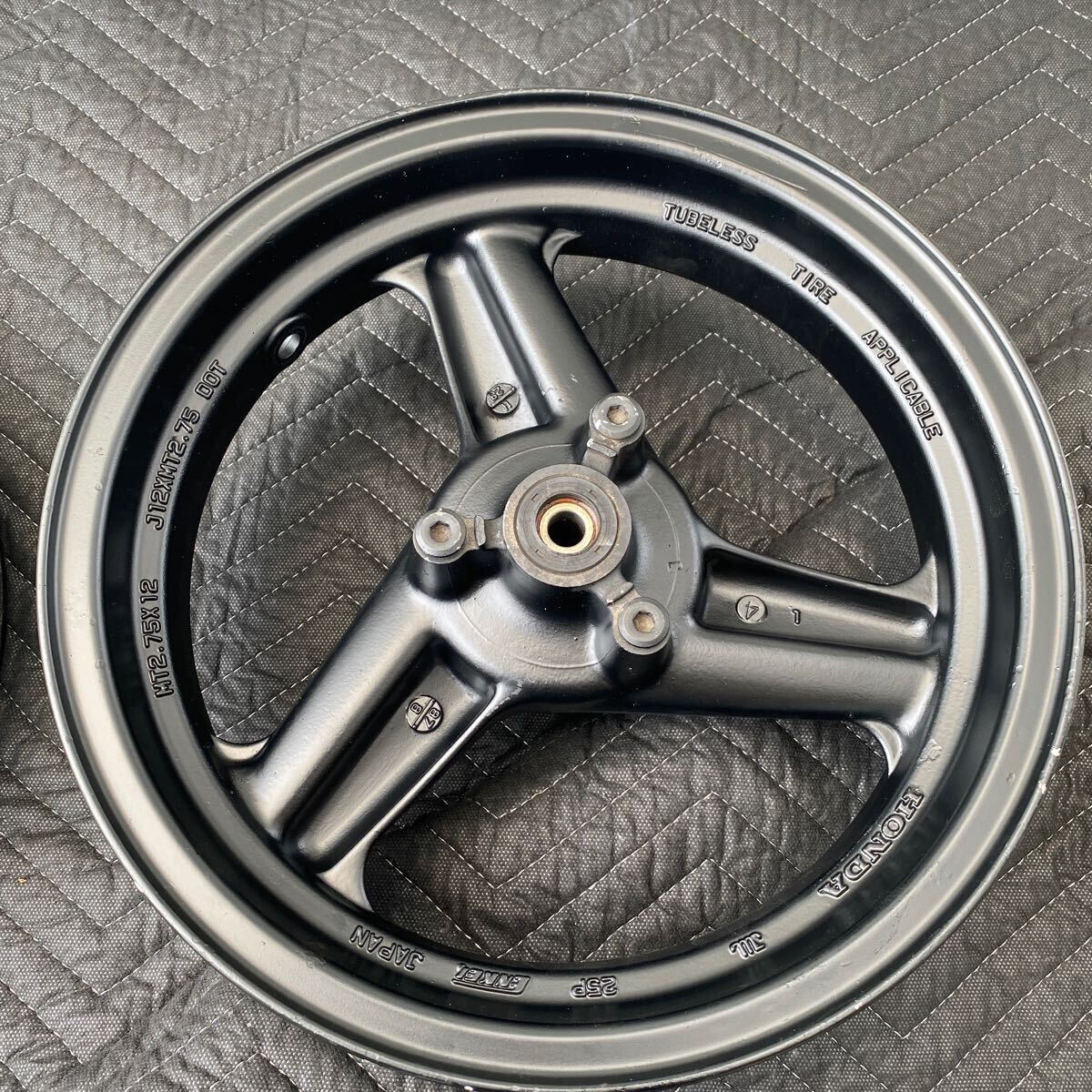 NSR50 純正 前後ホイールセット エイプ100 XR100 NSF100 NSR50 純正 前後ホイールセット エイプ100 XR100 NSF100