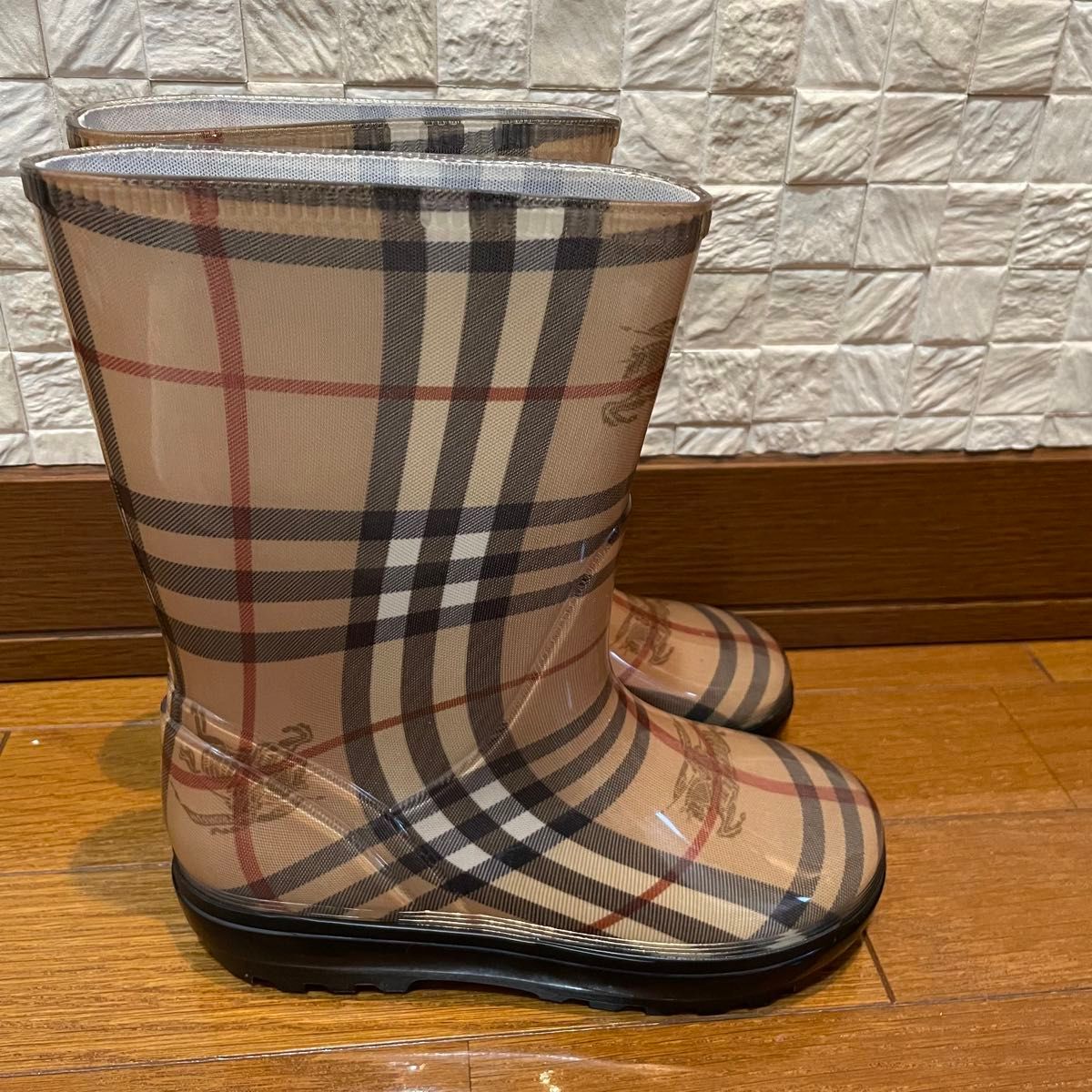 新品 バーバリー 長靴 レインブーツ 子供用 ヨーロッパサイズ 32 新品 バーバリー 長靴 レインブーツ 子供用 ヨーロッパサイズ 32