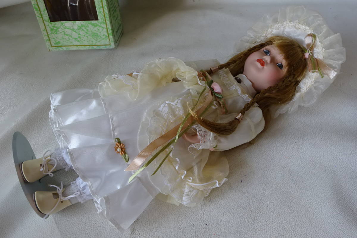 Porcelain Doll/THE PRINCESS COLLECTION【ポーセリンドール/プリンセスコレクション/ホワイトレースのドレスを纏ったブロンド髪の少女】_画像9