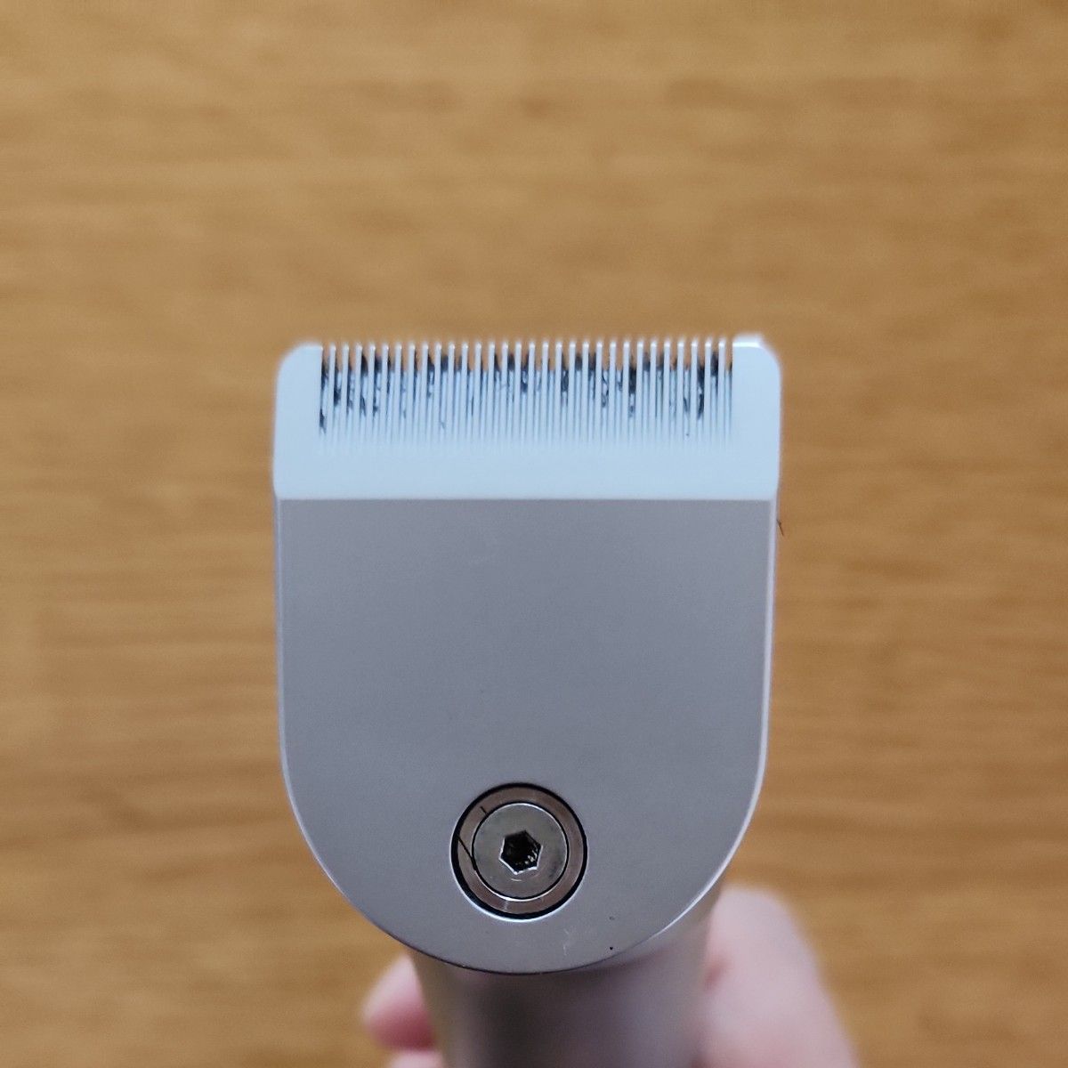 ウエラ ヘアカッター コントゥラ HS61 本体と充電器 バリカン ウエラ ヘアカッター コントゥラ HS61 本体と充電器 バリカン