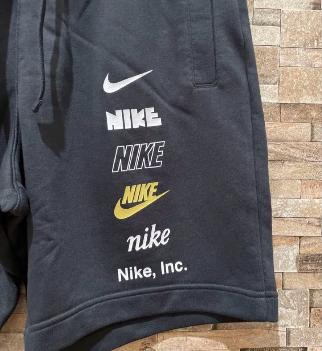 新品タグ付 ナイキ マルチ ロゴ Tシャツ ハーフパンツ 新品タグ付 ナイキ マルチ ロゴ Tシャツ ハーフパンツ