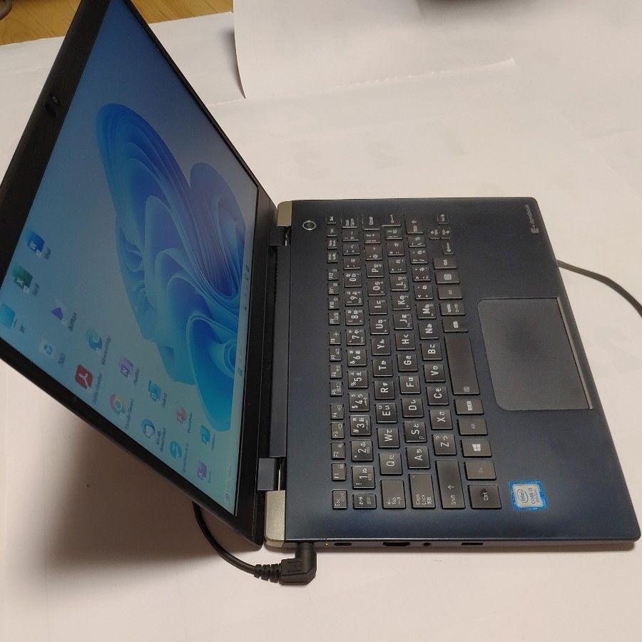 東芝ダイナブックg83/m メモリ8GB/SSD256GB/第8世代CPU/13 3HD 東芝ダイナブックg83/m メモリ8GB/SSD256GB/第8世代CPU/13 3HD