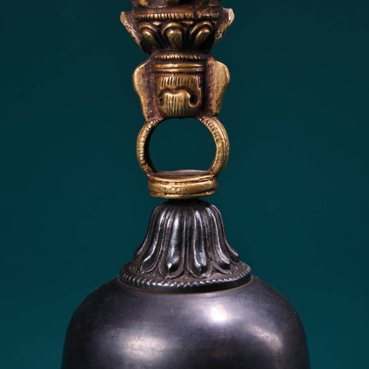 秘藏 チベット工芸 手作り純響銅 金剛多傑降魔鈴杵法器一式 極細 秘藏 チベット工芸 手作り純響銅 金剛多傑降魔鈴杵法器一式 極細