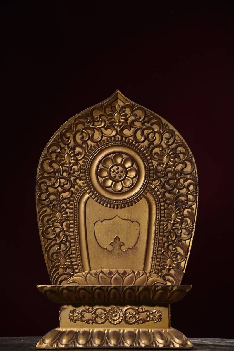 秘藏 清 木胎泥金 纏枝蓮 仏壇 極細工 稀少珍品 中國古 秘藏 清 木胎泥金 纏枝蓮 仏壇 極細工 稀少珍品 中國古