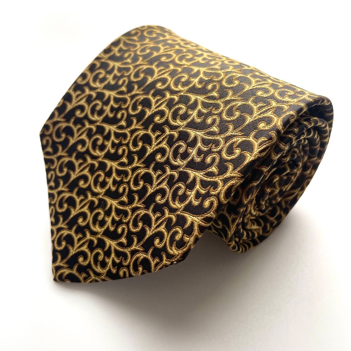 極美品 ヴェルサーチ ネクタイ 花柄 バロック バロッコ ブラック 極美品 ヴェルサーチ ネクタイ 花柄 バロック バロッコ ブラック
