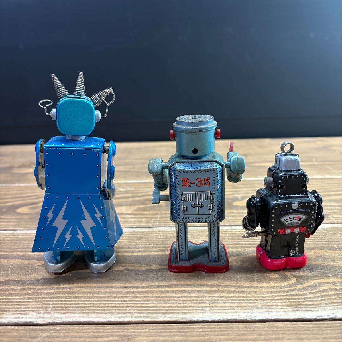 Yahoo!オークション - ブリキロボット 宇宙ロボット ブリキ Yahoo!オークション - ブリキロボット 宇宙ロボット ブリキ