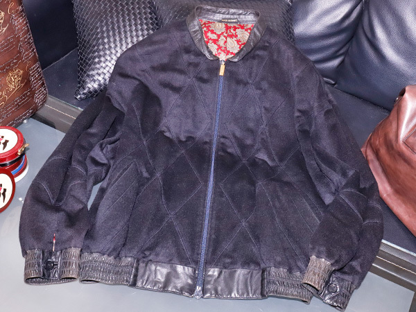 美品 ジリ 最高級ZILLIシルク裏地 最高級カシミヤ100%レザーテクニックブルゾン メンズ50 黒 ブラック 紳士服 ジャケット コート 本物 正規