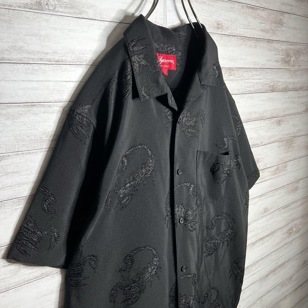 入手困難 】シュプリーム 刺繍 スコーピオン 半袖シャツ ゆるだ 入手困難 】シュプリーム 刺繍 スコーピオン 半袖シャツ ゆるだ
