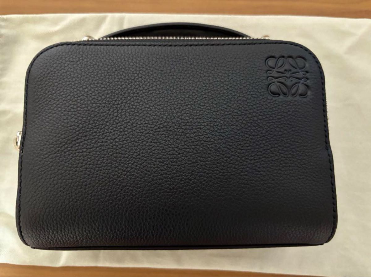 ロエベ】ロエベ カメラ クロスボディバッグ ミニ (ソフト ロエベ】ロエベ カメラ クロスボディバッグ ミニ (ソフト