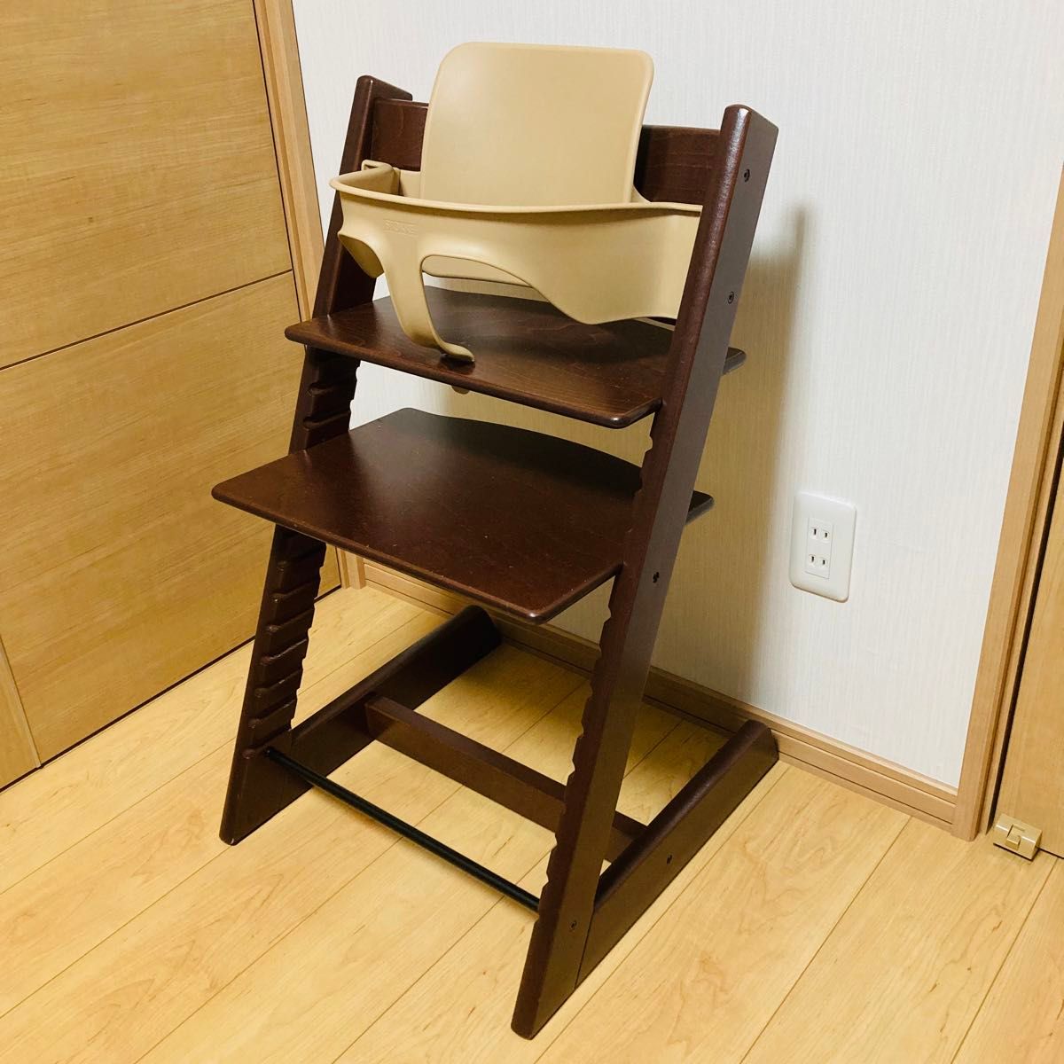 STOKKE TRIPP TRAPP 椅子 ウォールナットブラウン|ベビー用家具 STOKKE TRIPP TRAPP 椅子 ウォールナットブラウン|ベビー用家具