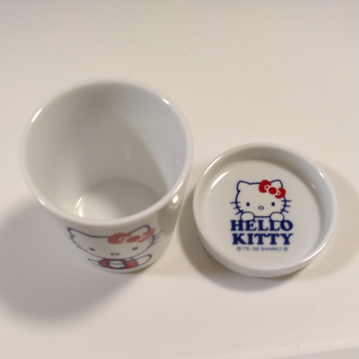 サンリオ ハローキティ 食器 キティちゃんガラス器 蓋つきコップ サンリオ ハローキティ 食器 キティちゃんガラス器 蓋つきコップ