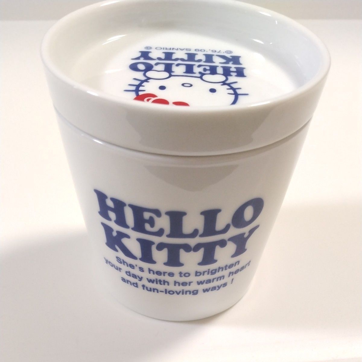 サンリオ ハローキティ 食器 キティちゃんガラス器 蓋つきコップ サンリオ ハローキティ 食器 キティちゃんガラス器 蓋つきコップ