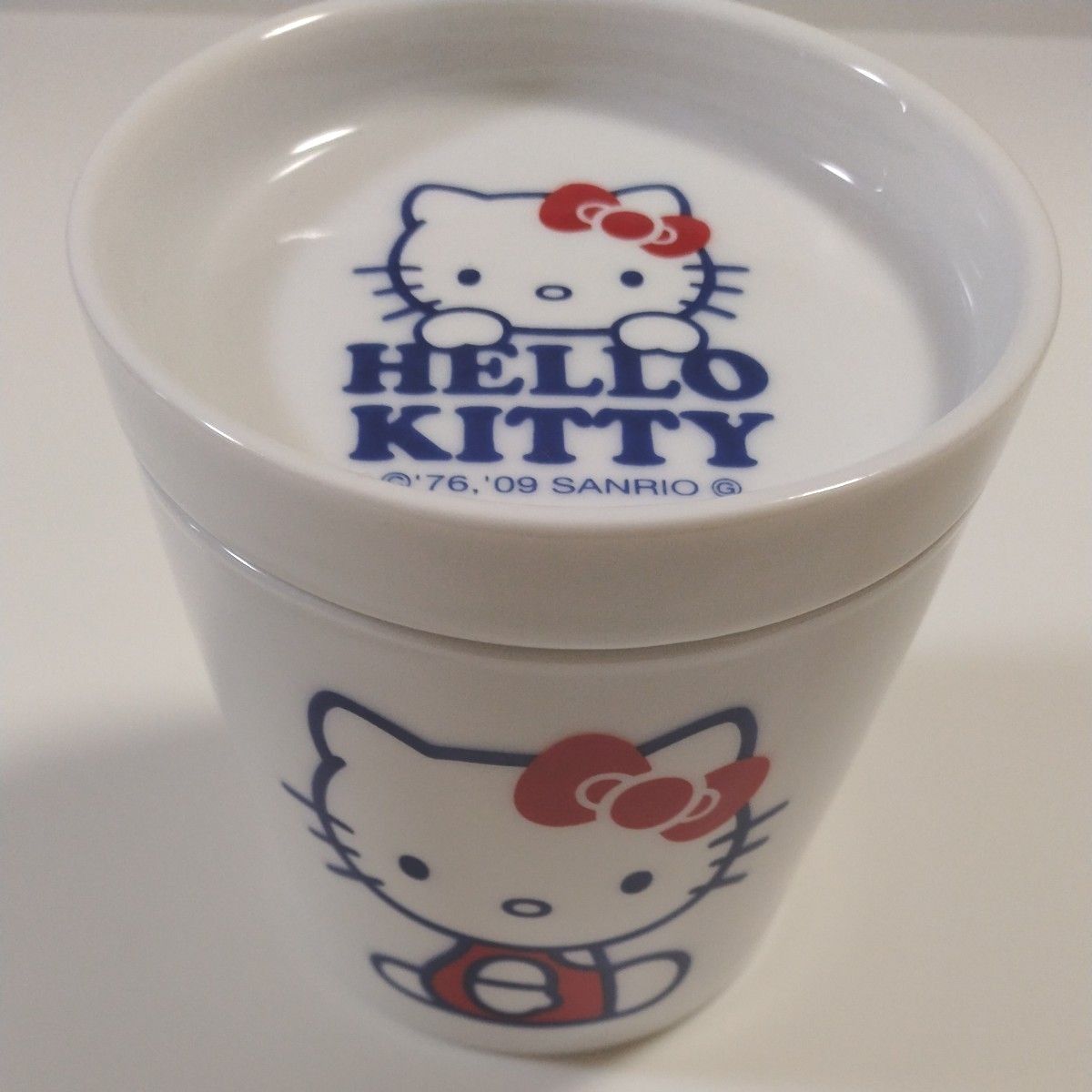 サンリオ ハローキティ 食器 キティちゃんガラス器 蓋つきコップ サンリオ ハローキティ 食器 キティちゃんガラス器 蓋つきコップ