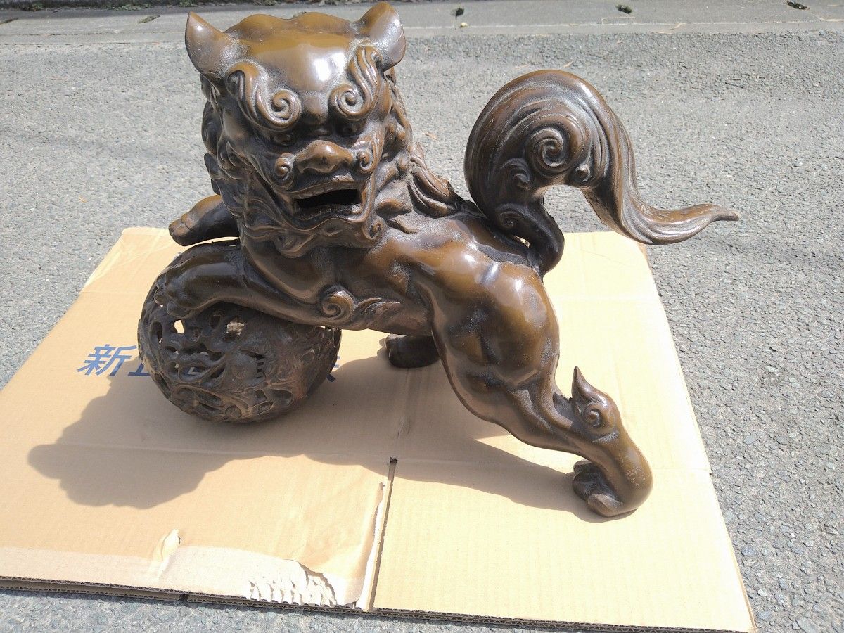 唐金の獅子置物。 玉獅子 唐獅子/金属/狛犬 置物 縁起物|Yahoo!フリマ(旧PayPay