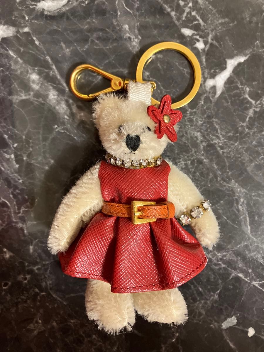 プラダ くま クマ 可愛い 人形 キーホルダー 美品 テディベア プラダ くま クマ 可愛い 人形 キーホルダー 美品 テディベア