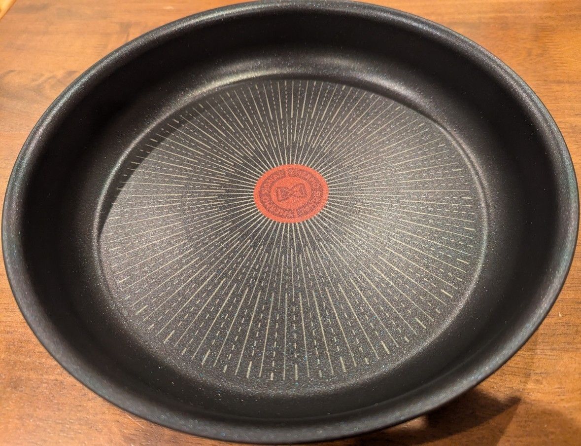 T-fal インジニオ・ネオ IHロワールレッド・アンリミテッド T-fal インジニオ・ネオ IHロワールレッド・アンリミテッド