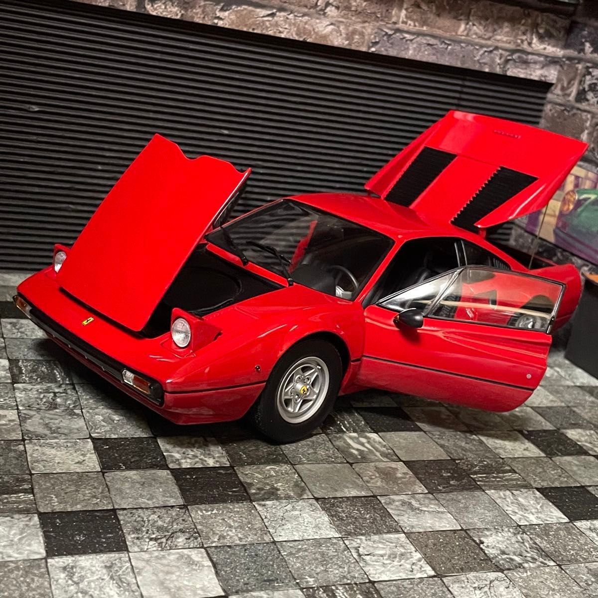 カスタム品 1/18 京商 フェラーリ 328 GTB ベルリネッタ 1985 カスタム品 1/18 京商 フェラーリ 328 GTB ベルリネッタ 1985