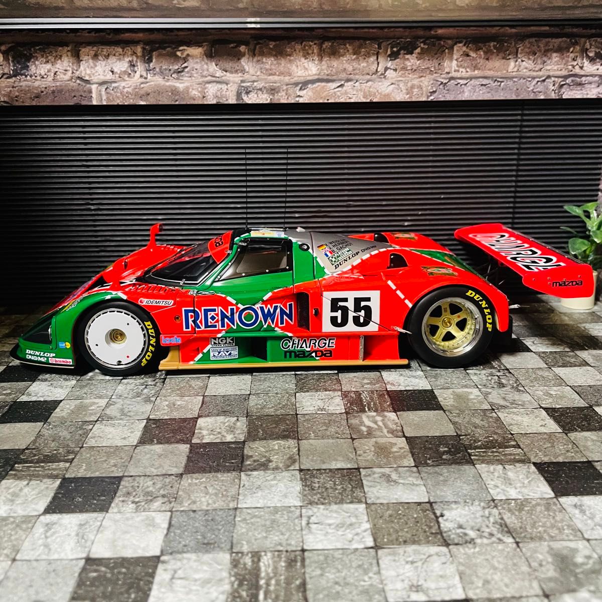 1/18 AUTOart チャージ レナウン マツダ 787B ル・マン 優勝 1/18 AUTOart チャージ レナウン マツダ 787B ル・マン 優勝