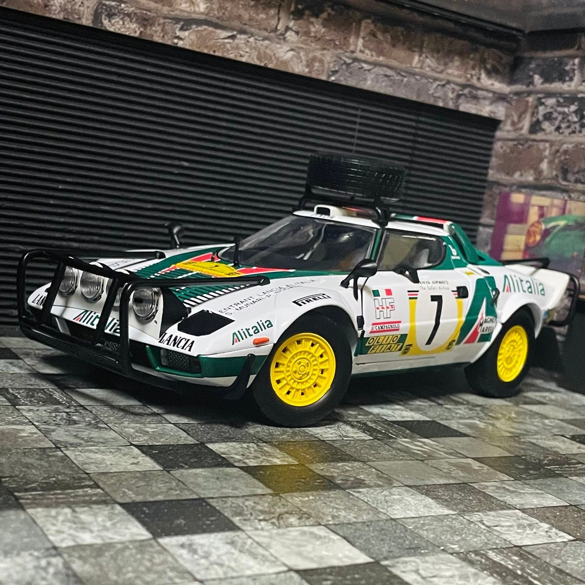 カスタム品 1/18 京商 ランチア ストラトス HF サファリラリー カスタム品 1/18 京商 ランチア ストラトス HF サファリラリー