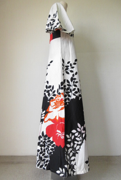 古着 レトロ Vintage白赤花柄ドレスワンピ マキシ丈70s60s70年代 古着 レトロ Vintage白赤花柄ドレスワンピ マキシ丈70s60s70年代