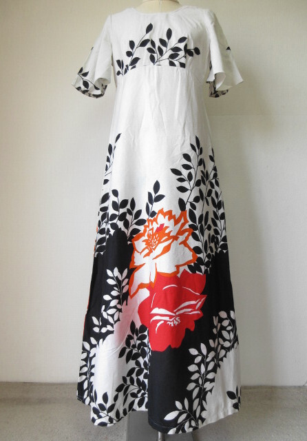 古着 レトロ Vintage白赤花柄ドレスワンピ マキシ丈70s60s70年代 古着 レトロ Vintage白赤花柄ドレスワンピ マキシ丈70s60s70年代