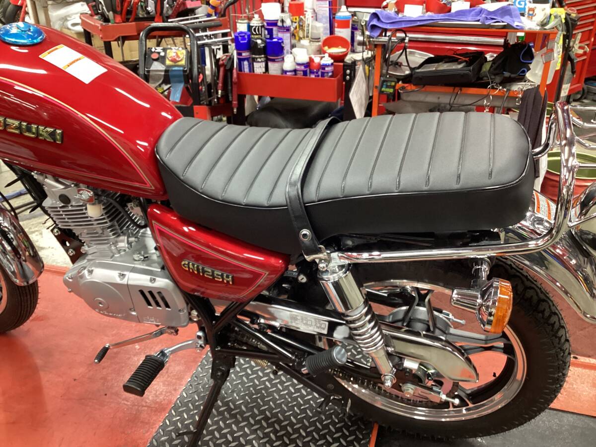 送料込 スズキ GN125H シート 黒黒PP 防水タックロール カスタム 送料込 スズキ GN125H シート 黒黒PP 防水タックロール カスタム