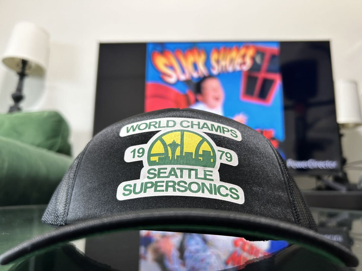 ミッチェルネス　NBA SuperSonics ビンテージロゴ　メッシュキャップ　ケンプ