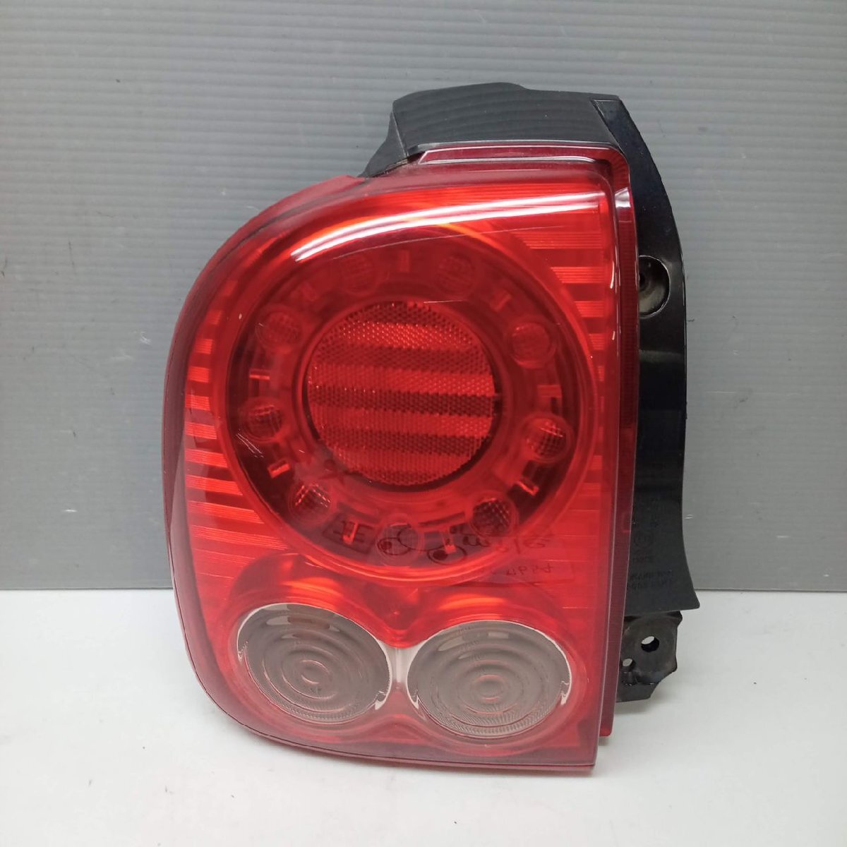 スズキ ラパン HE22S テールランプ/テールレンズ 左右セット トーカイデンソー 35650-85K00 35670-85K00 前期 スズキ ラパン HE22S テールランプ/テールレンズ 左右セット トーカイデンソー 35650-85K00 35670-85K00 前期