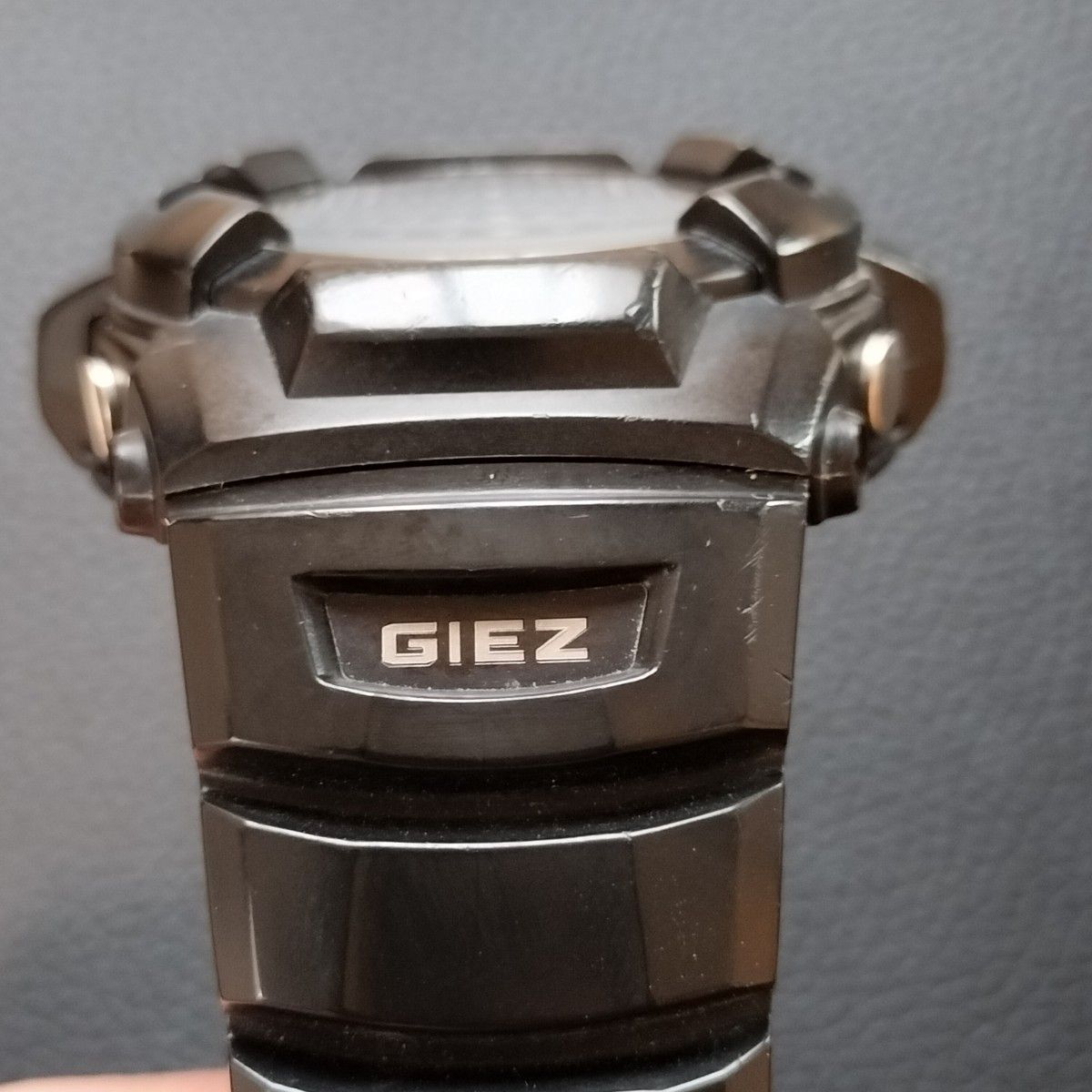 Gショック GIEZ GS-310 スクリューバック式チタニウムケース G Gショック GIEZ GS-310 スクリューバック式チタニウムケース G