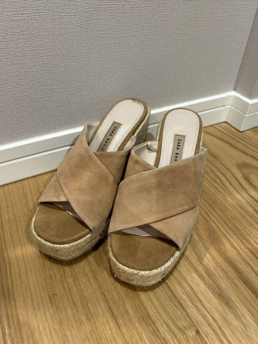 美品ZARAザラウェッジソールサンダル　厚底サンダルサイズ35 22.5cmベージュ_画像1