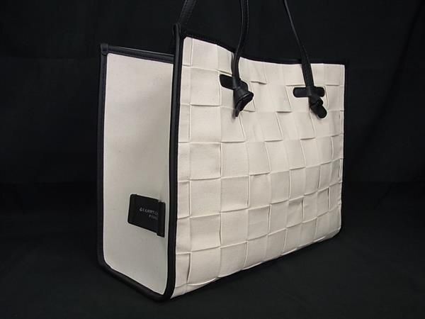 □新品同様□ GIANNI CHIARINI ジャンニキャリーニ キャンバス □新品同様□ GIANNI CHIARINI ジャンニキャリーニ キャンバス