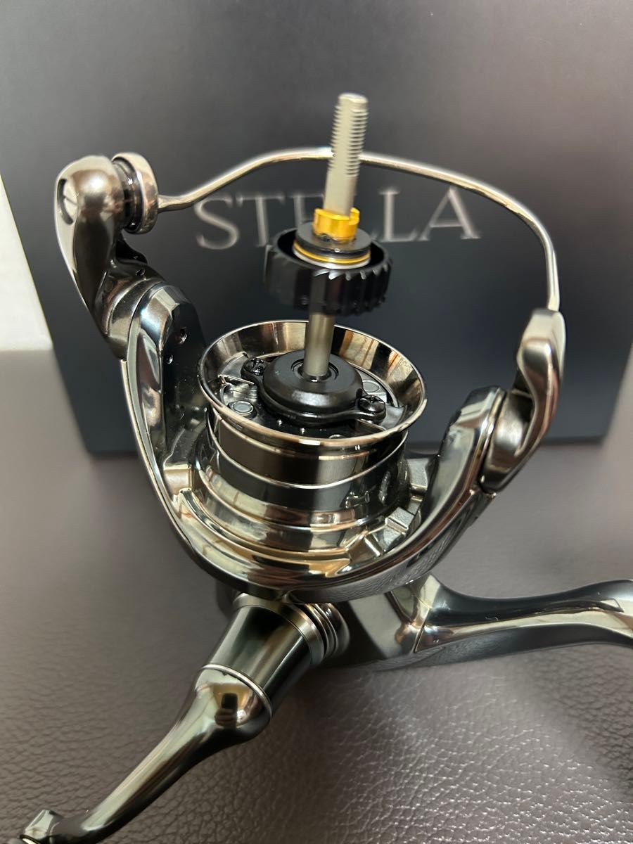 シマノ 22 ステラ C2000S リブレノブ(フィーノ エアー) SHIMANO シマノ 22 ステラ C2000S リブレノブ(フィーノ エアー) SHIMANO