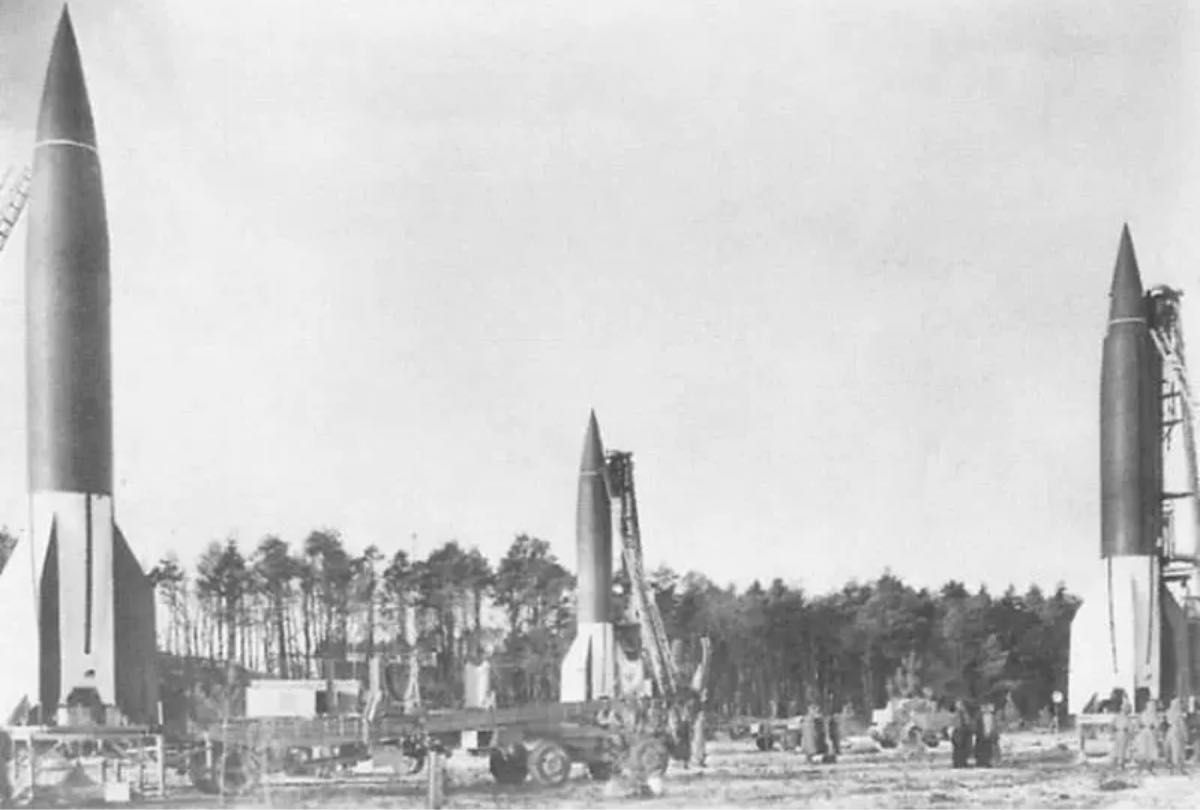 PMA製 第二次世界大戦ドイツ軍V2ロケット弾道ミサイル 1/72 完成 PMA製 第二次世界大戦ドイツ軍V2ロケット弾道ミサイル 1/72 完成