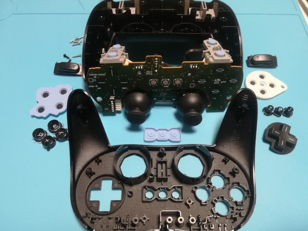 任天堂純正 Wii クラシックコントローラーPRO シロ + クロ 分解 任天堂純正 Wii クラシックコントローラーPRO シロ + クロ 分解
