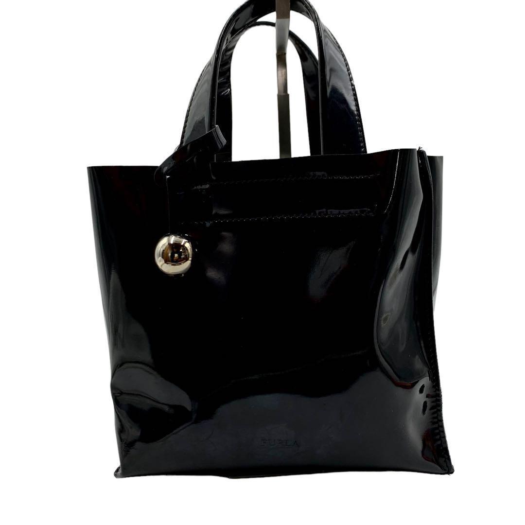 美品】フルラ FURLA トートバッグ エナメルレザー ブラック 黒 美品】フルラ FURLA トートバッグ エナメルレザー ブラック 黒