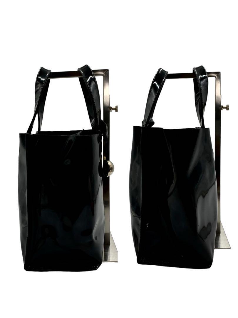 美品】フルラ FURLA トートバッグ エナメルレザー ブラック 黒 美品】フルラ FURLA トートバッグ エナメルレザー ブラック 黒