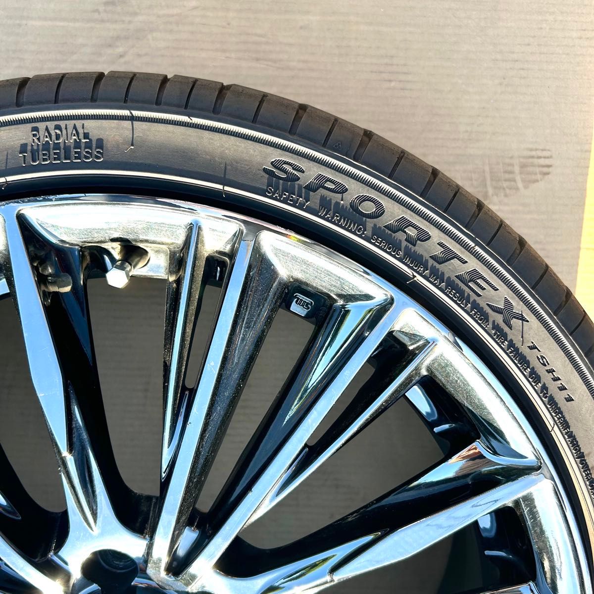 プリウス RAYS VERSUS VOUGE 215/40R18 レイズ ベルサス プリウス RAYS VERSUS VOUGE 215/40R18 レイズ ベルサス
