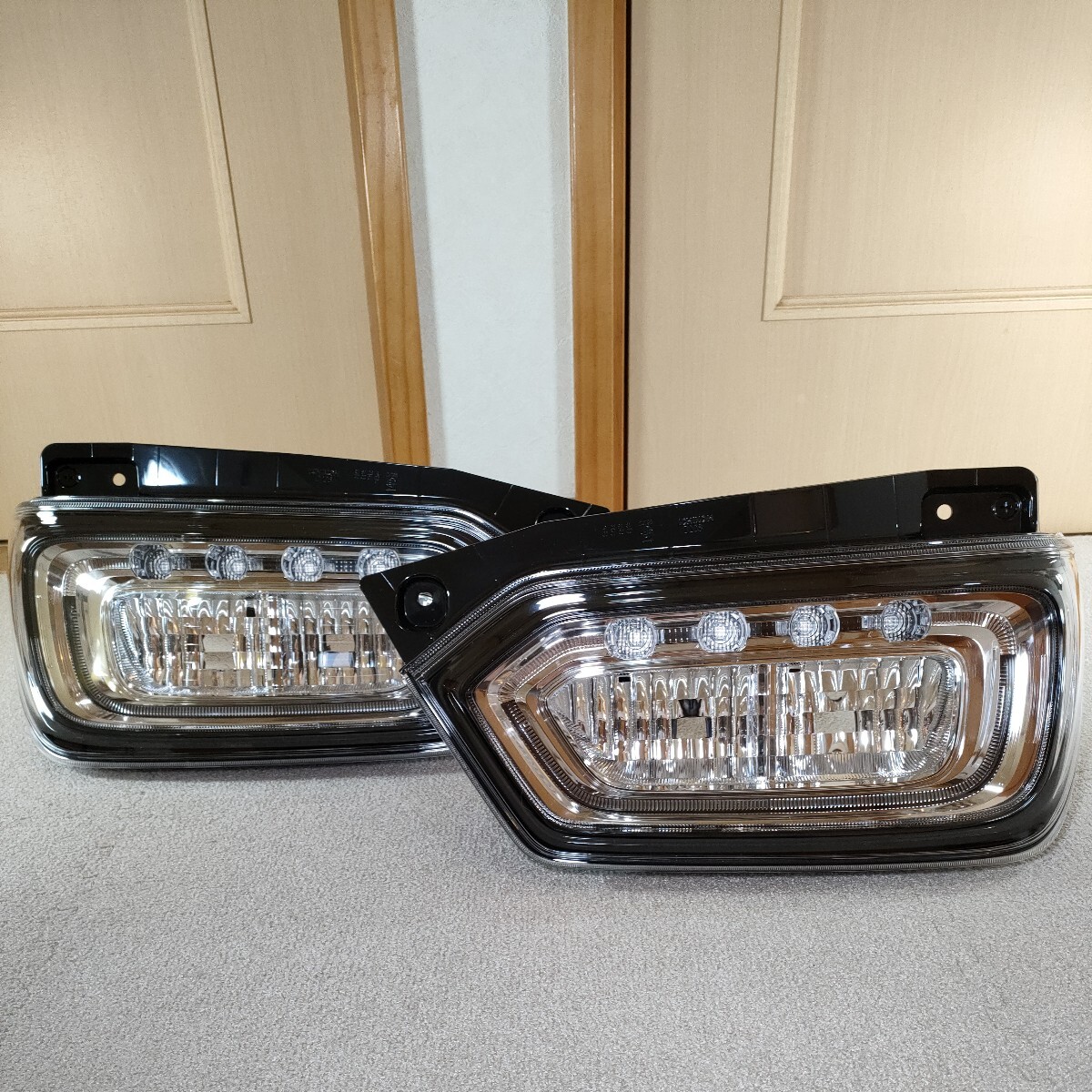 新品 未使用 スズキ 純正 ワゴンRスティングレー LED 新品 未使用 スズキ 純正 ワゴンRスティングレー LED