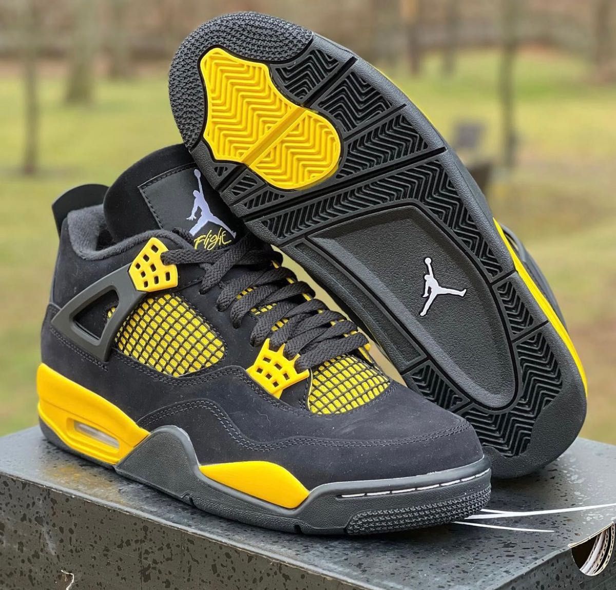 28 5 Nike Air Jordan 4 Retro Thunder (2023)ナイキ エア 28 5 Nike Air Jordan 4 Retro Thunder (2023)ナイキ エア
