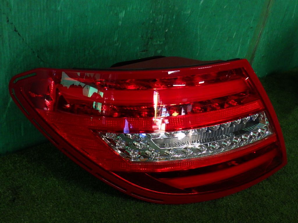  Benz C250 coupe [C204 latter term ] brake lamp left tail light A2048205464