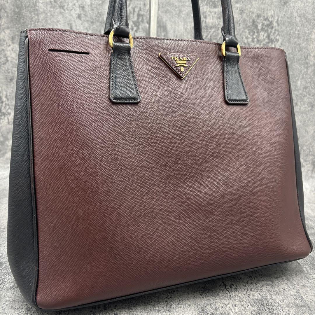Yahoo!オークション - 『定価40万円』極美品プラダ PRADA トート Yahoo!オークション - 『定価40万円』極美品プラダ PRADA トート