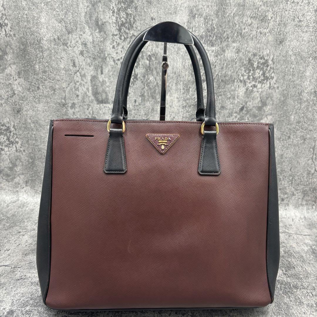 Yahoo!オークション - 『定価40万円』極美品プラダ PRADA トート Yahoo!オークション - 『定価40万円』極美品プラダ PRADA トート